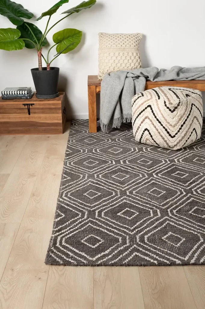 carpet-grey-suspense