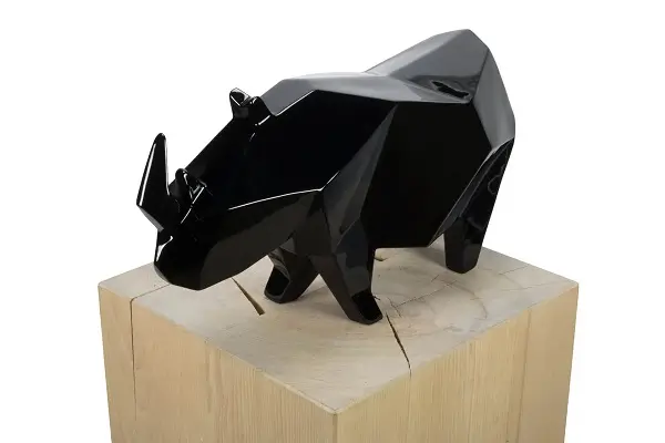 sculpture-artstone-empowered