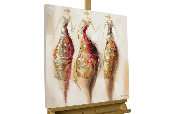 acrylic-painted-ball-queen